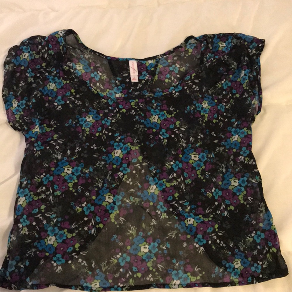 Shirt with flowers.